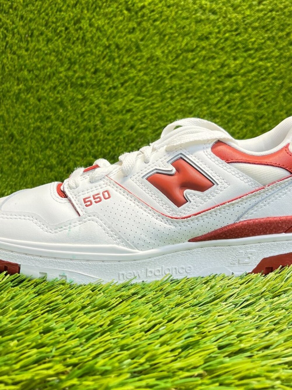 New Balance 550 Womens Size 8 Brick White Red Walking Lifestyle Shoes Sneakers View 4
